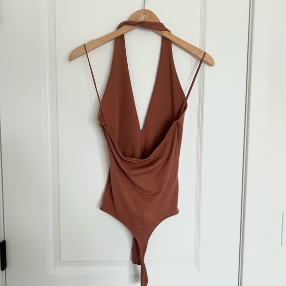 Abercrombie & Fitch Brown v neck soft a&f collection Bodysuit small - Picture 3 of 4